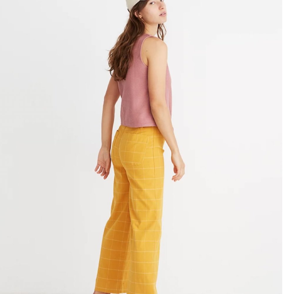 Texture & Thread Button-Front Tie Tank Top - Picture 2 of 3
